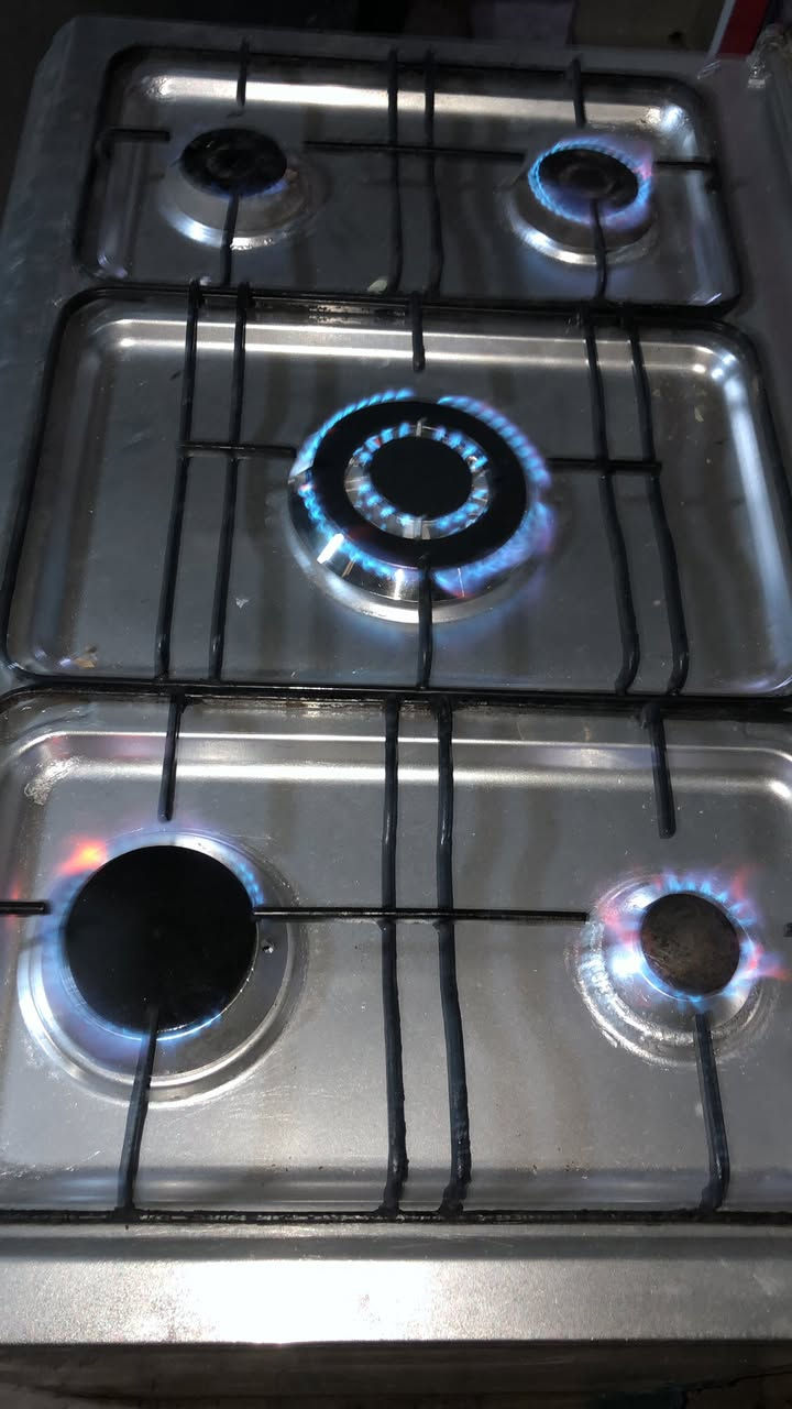 يا الله السلام عليكم هم كولو ميدللنه طباخ رويال ايطالي كلش حلو ونضيف للبيع حياكم الله ***********
