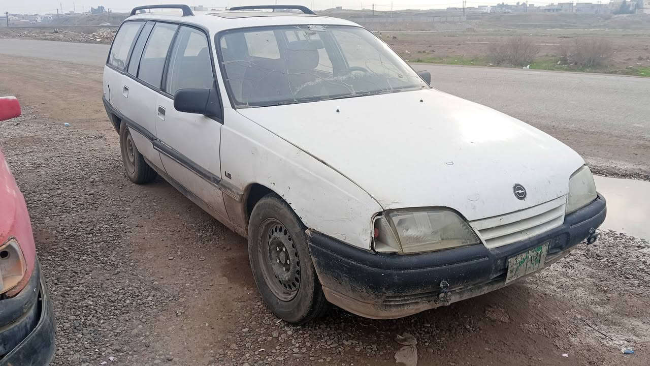 اوبل  موديل 90 رقم نينوى شرط التحويل و الوكاله
سنويه خضره محرك وكير شرط السعر 15 وبيه مجال
العنوان موصل كيارة اتصل و ادلل
***********
