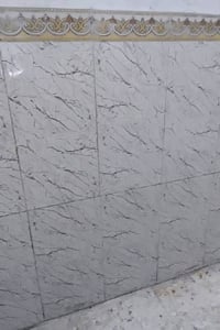 البيت طابق واحد المساحه 75 متر النزال 7 الواجهه 2  البيت بي غرفتين واث...