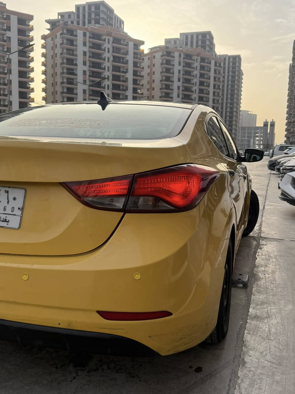 سيارة الانترا موديل 2015 
حادث جاملغ  أماميي جهة السكن 
سيارة جاهزة من كل النواحي تخم تاير جديد مازدات  بروجيكتر جامة  أمامية Battery جديد أصلي صدر جديد ترايها زيرو سيارة ناعمة حلوة أمانة الله بيها تبخير نقص كل أسبوع لتر سيارة تراها جميل وحلوة  كاملة مكملة من ناحية كهربائيات كير. 

 (المكينة بيتها بخير المكينة مفتوحة تحياتي)

مكاني شارع حيفا. الرحمانية. 

بياع  شراي لتعبني ولا تعبك.  

*********** . اتصال 

و   واتساب.
