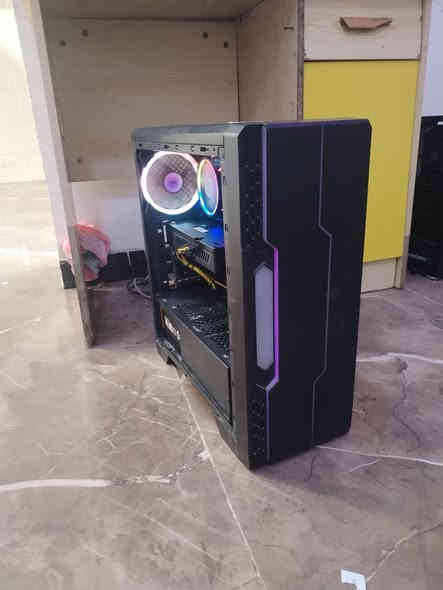 الكيس البيع السعر 350 الف وبي مجال
المعلج. i3  10400 f
الكارت. 8G.  RX 580
الرمات 16 تردد 3200
SSD128 وندوز 10صلي برو
البور 650 واط
كراتين القطع كلهن موجوده 
الكيس شرط الفحص وين ميعجبك فحصه
عندي توصيل
راسلني واساب
***********
