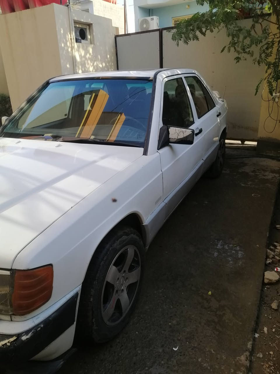 السلام عليكم
١٩٠ طيارين موديل ١٩٩٠ محرك ونجي ٦ سلندر مكفول مع الكير  سنترلك جام كهرباء تخم تاير السيارة كهربائيات كلها شغالة تبريد شغال فتحة سقف سعر ٤٥ ورقة مستعجل للبيع ***********
