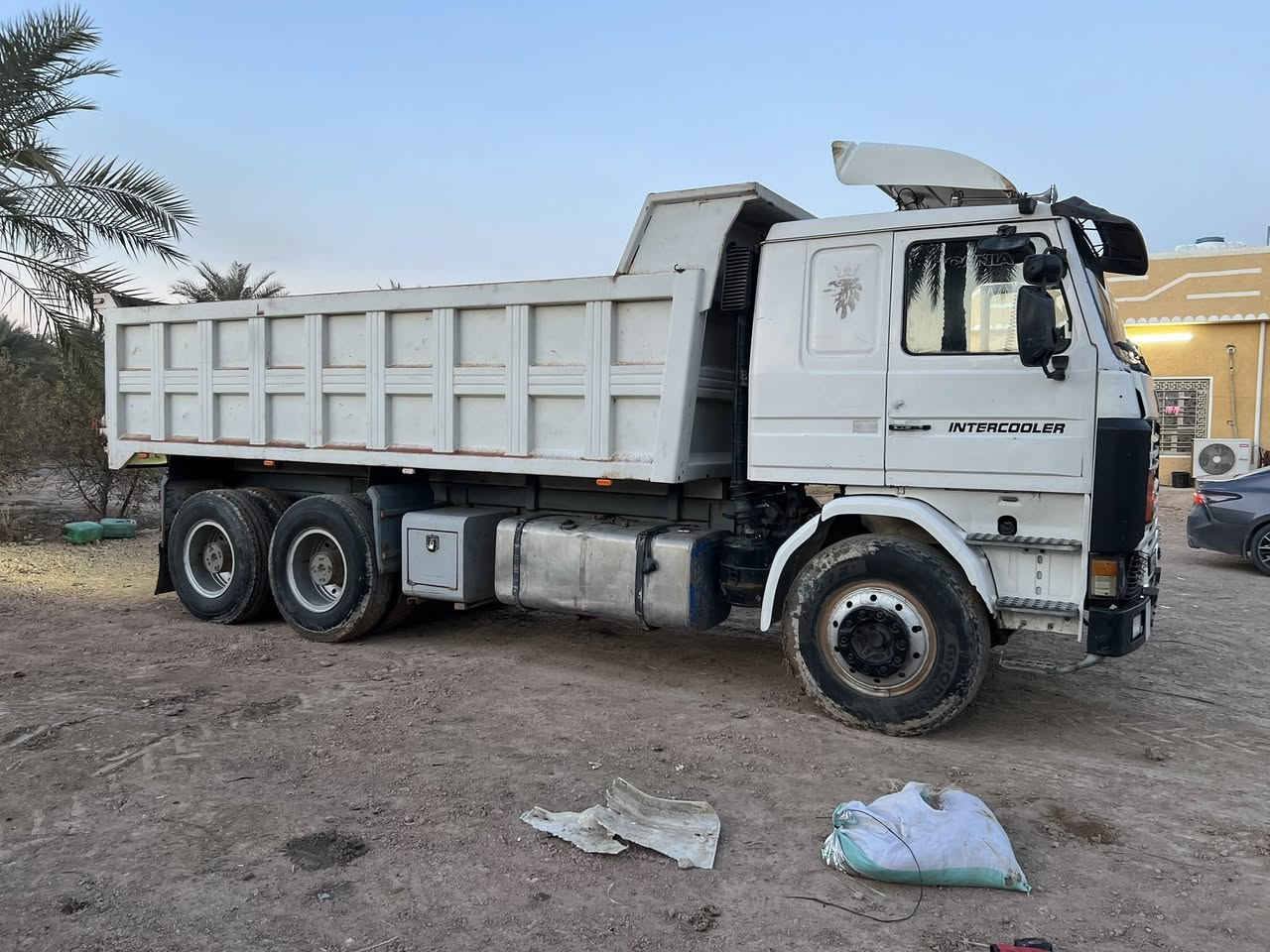 سلام عليكم سكانيا 113 الموديل 92 الموبايل*********** المجموعة بايجر  تبريد شغال سيارة جديدة وبلادي ماناقصة لو برقي تخم تاير جديد كير 5/5 شاصي 10 بلادي
