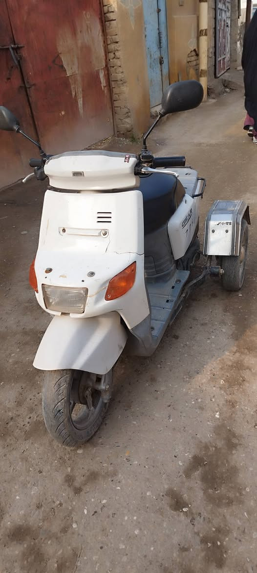 عندي هاي الدراجه للبيع  مال ذوي الاحتياجات الخاصة الدراجه شغاله كله مابيه نواقص  سعره كلش مناسم مكاني ديالى الخالص هاذ رقمي اتصال وواتساب ***********
