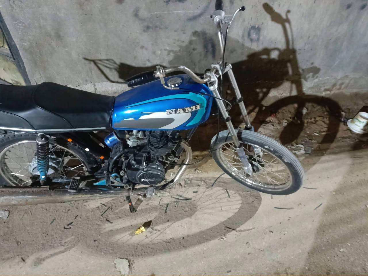 سلام عليكم برفاز للبيع مكينه مفتوحه مره وحده دراجه حلوه معدل دراجه كفاله عشار سعر 350وبيها مجال  ولي مو شاري لا يراسل رقم الهاتف *********** دراجه ادوات ادوات
