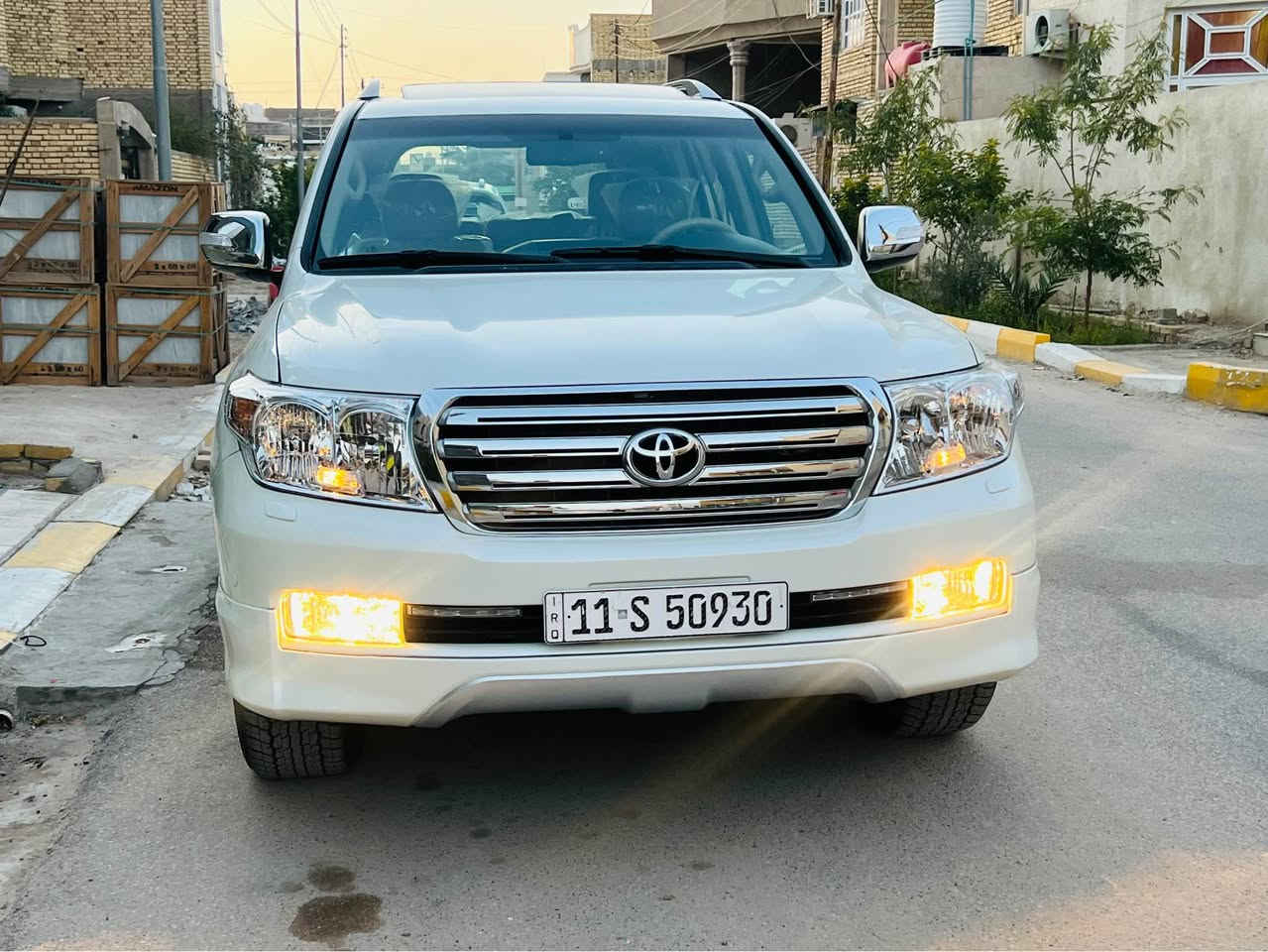 ‎سلام عليكم رمضان كريم 🌒 الي يدور جديد ومميز 
 للبيع 
لاندكروز 🔥 2011  💣 ستينية 🚀 
السياره احله من الصور بالحقيقه 
فول مواصفات 1/1 💯 :
1- فتحة 🕳️
2- بصمة 🔐 عدد 2 
3- ماشية   بعدها بحالة الوكالة
4- حساس خلفي وامامي 🎶🔊
5- ثلاجة 🥶
6- 2 كراسي كهرباء ⚡
7- تشغيل عن بعد 💥
8- شاشات عرض 💻
9-كامرات 2 دوارة 👀
10- 8  ايرباك 
11-دفع رباعي 🎮
12- رقم بغداد ابسمي  
حجم المحرك: 6 اسلندر  ✅
ملاحظة // السيارة  كفاله عامة من جميع النواحي وشرط الفحص ماعده رشه خفيف اثر شخط في طرف الجاملغ المامي ✅  
جديدة بمعنى الكلمه شرط تراي زيرو  
وبالعافية ع تكون من نصيبه
بأسمي شخصياً  تحويل مباشر  
#مفخره_الأرض 🔥

🟩 السعر 310              

لاستفسار الاتصال ع الارقم  📲📲
مكان السياره ذي قار مركز 
‏  ***********

تحياتي للجميع ♥️ البصرة, العراق
