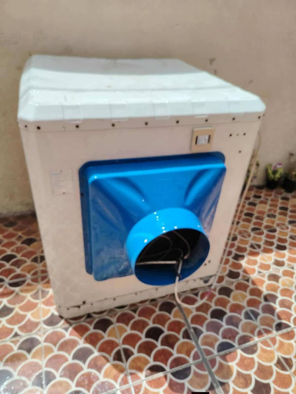 للبيع
طبلات كبيره وابعه صغار سعر ٣٠ 
مبرده وزرقه سعر ١٥٠ 
مبرده ابيض سعر ٢٠٠ 
ميز سعر ٧٠ 
العربانه سعر ٤٠ 
وبيه مجال ع خاص 
فلوجه شارع العام قرب جامع البراء 
*********** للاستفسار
