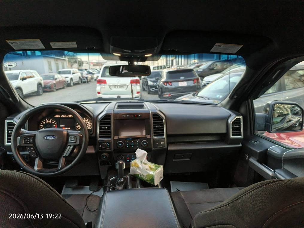 F150 
مواسەفات امریکی 
XLT 
4+4
گیر لە عاردی بۆدی کورت دەرکە دریژ دەبل اکسل 
مکینە شەش پستن ٢.٧ مەرغوب 
تەنها بۆنیت بۆیاغە بی داخیلی بی ئیرباگ بە شەرت 
گیر مکینە تەبرید تەقەو رەقە بە شەرتە 
سەیارە بە ناوی خۆمە تحویل بە شەرت 
موشتەری تیل بکە یان نامە بنیرە 
*********** وەتس ئەپ
نرخی ٢٣٩ وەرەقە أربيل, العراق
