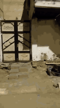 ‏سلام عليكم 
‏بيت للايجار للايجار
‏تضحيه قرب مدرسه حبيب ابن مضاهر
‏طابقين
‏غرفه عدد3
‏حمام داخلي وخارجي
‏استقبال 
‏وصاله 
‏ومطبخ
‏بيت مرتب ونضيف وكله سيراميك
‏ايجار 350
‏وات ساب 
‏اتصال***********
