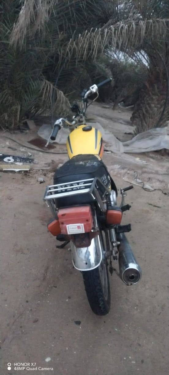 سلام عليكم شباب دراجه نامه شلامج دراجه نضيفه فول كهربايات كله شاقهله عوزه بس باتري نضيفه   بك لايت لوره شقال كلشي ما بيه  شايره شقاله عوزهن بس ربط   محرك نضيفه  كلشي ما بيه  سعر 425وبيه مجال قليل رقم ***********
