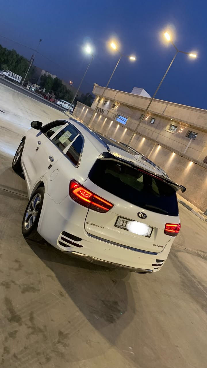 سورنتو ٢٠١٦ sxl فووول للاخير
السياره كلين بدون حادث 

بلعراق بيها طخه بلجاملغ جهة الصدر فقط 

وبيها قطعتين صبغ بدون ضربه 

مواصفات فوول الفول 

ماشيه ٦٠ 

محرك ٢٤٠٠ تيربو ✈️ 

بنوراما 

5 كامرات 

تبريد قطعتين ثلج

شاشة كار بلي 

تحكم جهتين 

كير ٣ وضعيات 

كشنات تبريد وتدفئه 

خزن كشنات 

قيادة ذاتيه 

تحديد مسار 

رادرات اماميه خلفيه جانبيه 

حساسات امامي خلفي 

صندوك كهربائي 

بجم محدث 2020 

زنون بلاد 

ترحيب يدات 

مري شفط 

حساس تنبيه اشتياز 

مري ترحيب 

بردات بلادية 

وبعد بيها مواصفات هواي 

السعر ١٦٣ وبيها مجال كلش بسيط 

ولسيارة بسمي تحويل مباشر 

مكاني البياع حي الاعلام 

***********
