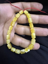 خرز كهرب طبيعي • ٢١ خرزة • ٦٫٧غم