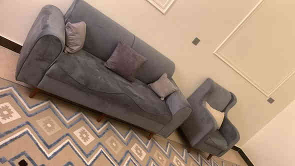 تخم كامل مستعمل للبيع بي اضرار بسيطه سعره325 الف يوجد توصيل ‭0771 629 7648‬
