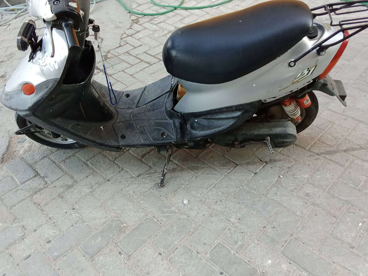 السلام عليكم دراجة بيجي  البيع شغالا سلف وهندر بس السلف عوزا باتري كهربائية شغالا مكينا  ناعما خير من الله المكان بغداد مدينة الصدر السعر 200وبيها مجال الستفسار ***********
