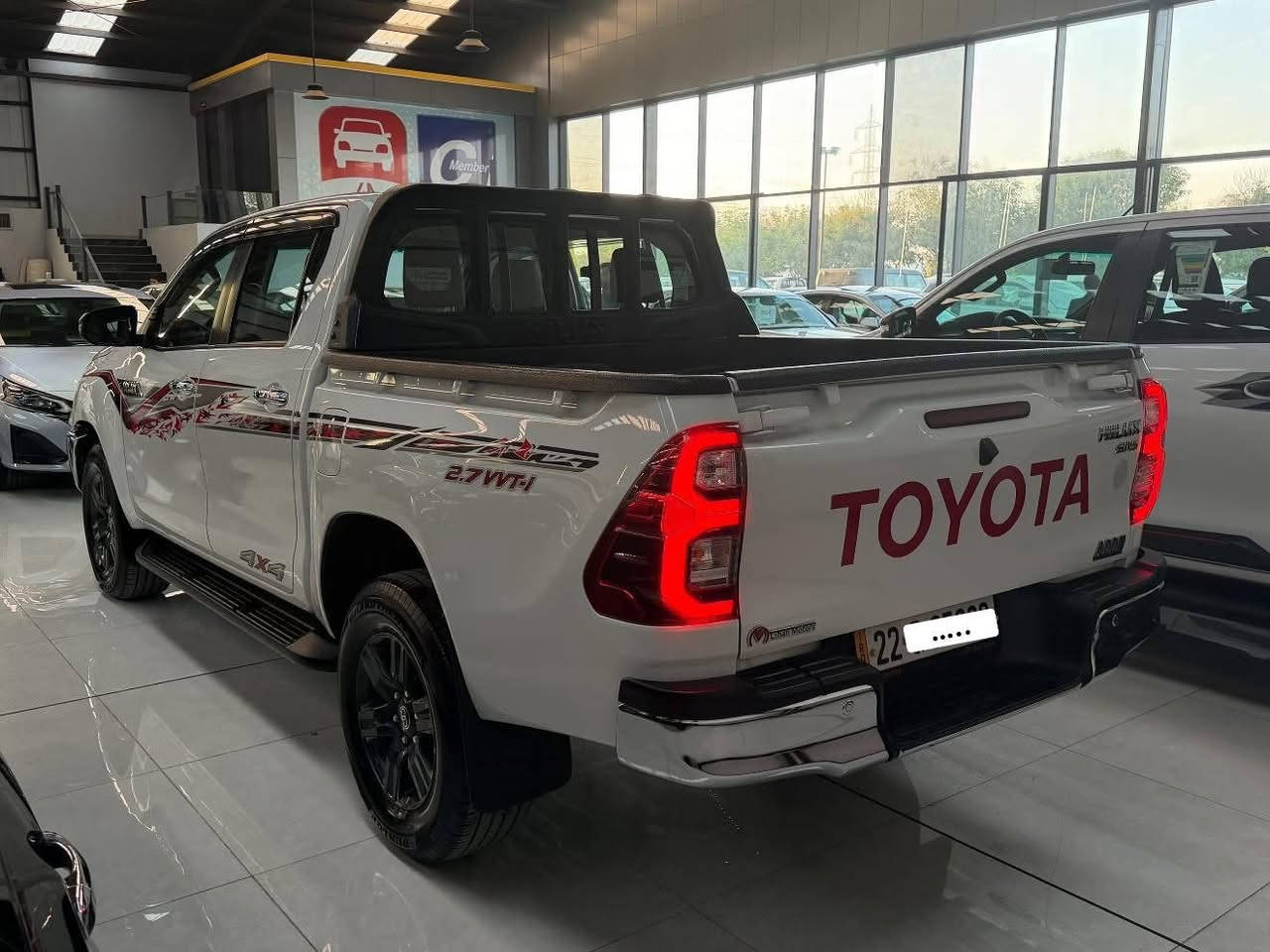 تويوتا هايلوكس 2023 ساز   
(مواصفات اوتوماتيك - مرى شفط - مرى اشارة 
لايت ليد - بونيد جكات - كشنات تبريد - بصمه 
شاشه - كامره - حساسات - فول مواصفات)

ماشى 140,000 الف حقیقی
مكفوله كفاله عامه محرک و کشر بشرط 
   
رقم اربیل بشرط تحويل غرامه 
    
سعر 330 ورقا قفل

مكان قضاء كلار

***********
