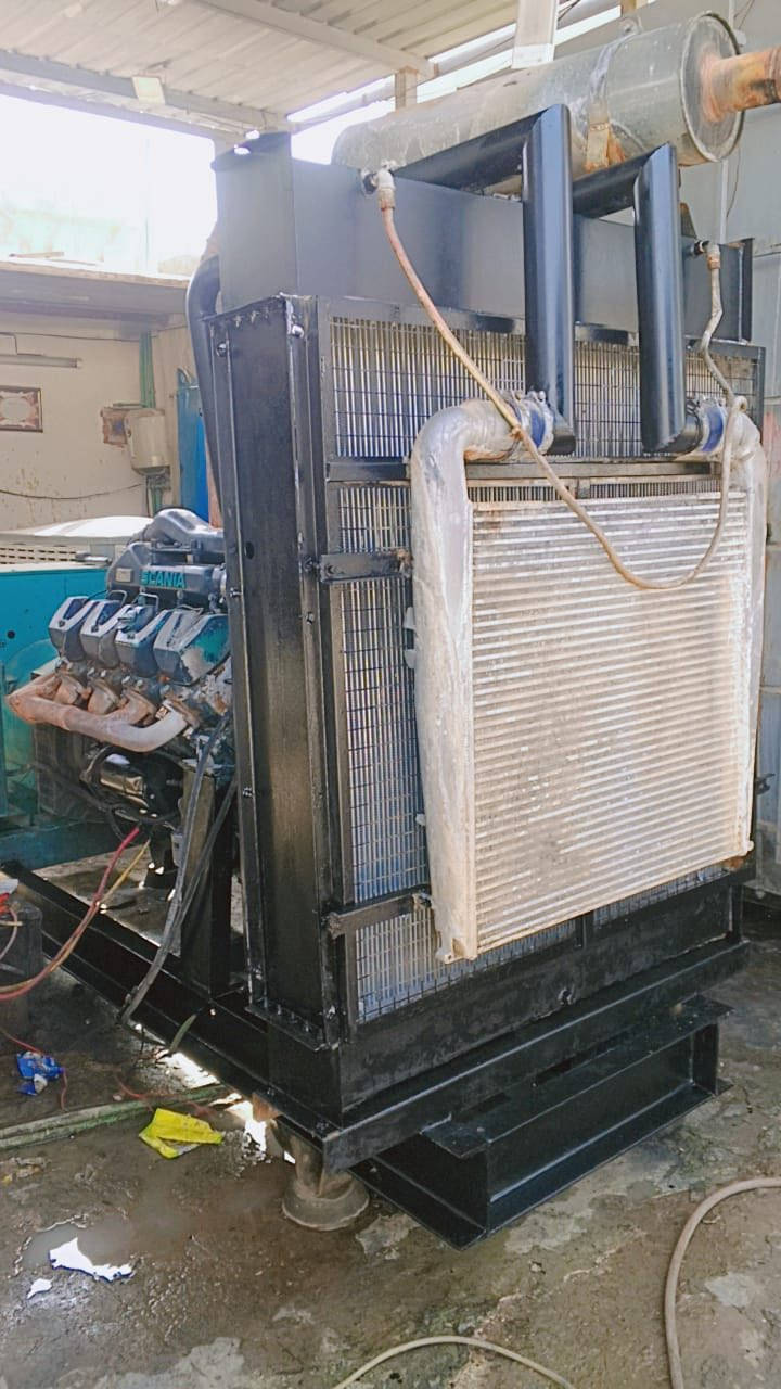 السلام عليكم سكانيا حجم 142 توليد. 350 كيفي  تاخذه على الحمل لا صرف ولا بخار جديده المكينه حلو لمعرفه السعر يرجى التواصل على الرقم ***********
