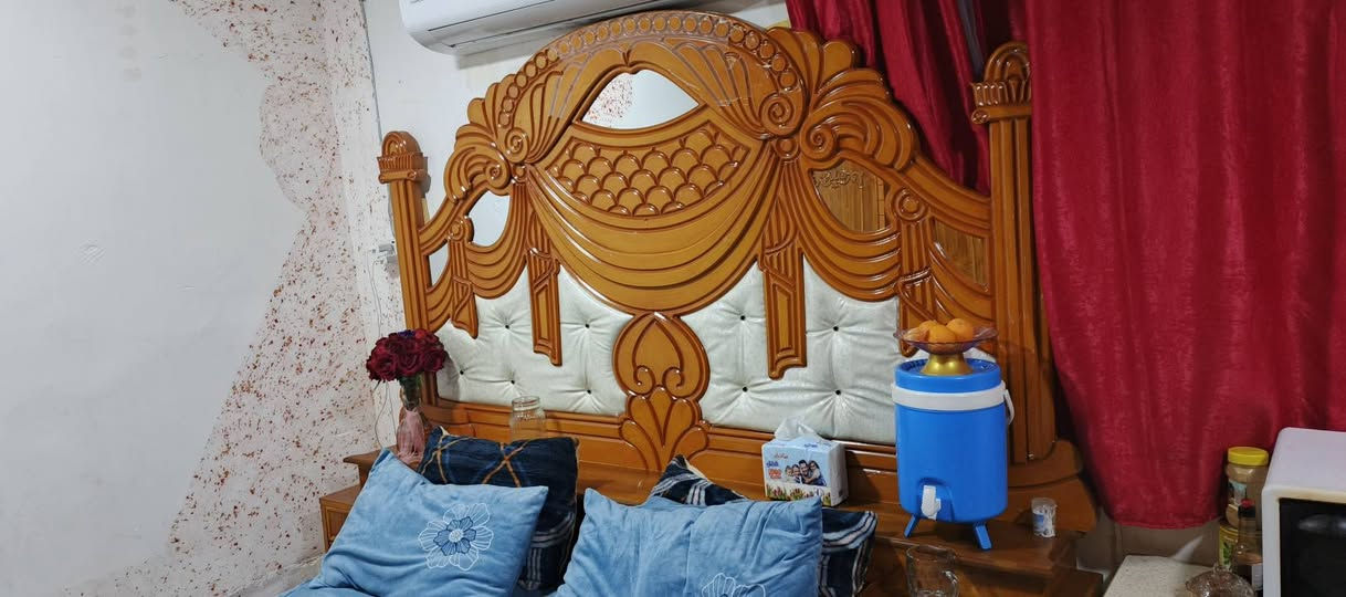 السلام عليكم غرفه جديده البيع 

رقمي ***********
