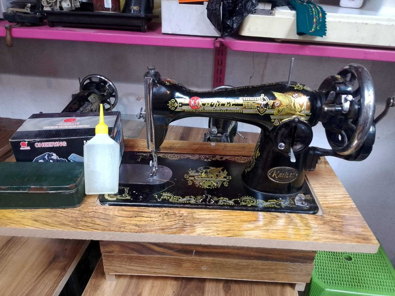 سنكر برطاني اصلي قديم اخت الجديده تخيط يدوي وكهرباء السعر 100.الف مع طبله يوجد توصيل للكافه العراق للحجز خاص


**إذا كنت صاحب هذا الإعلان وتريد حذفه لأي سبب، رجاءا أرسل رسالة إلى الدعم الفني**