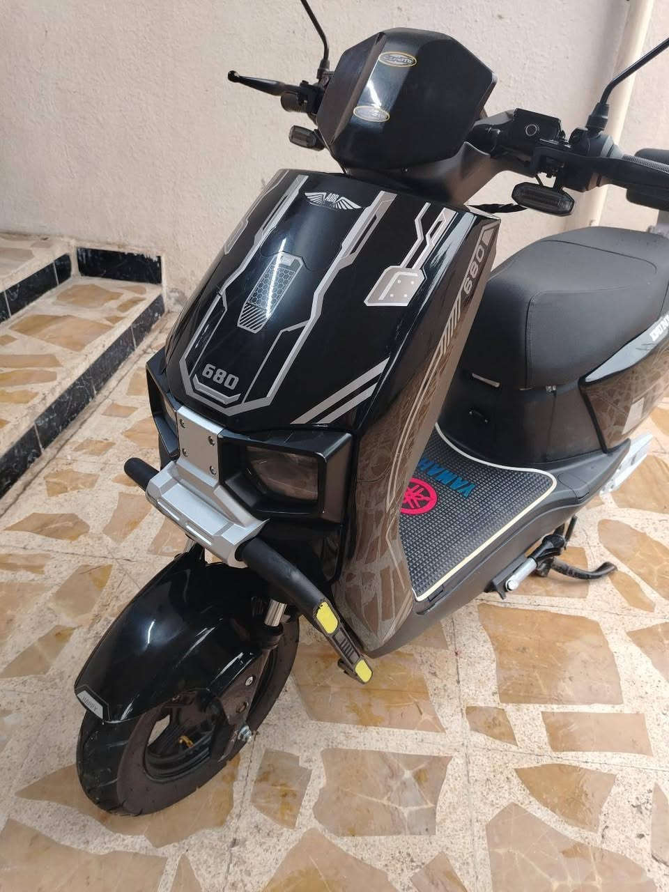 سلام عليكم دراجه ABR680 المعروف والمرغوب مواصفات  بك+ حساس بريك  + 6بطاريات دبل +سرعه 60 حقيقي للبيع او مراوسه حسب القناعه استفسار خاص مكان موصل 
رقمي ***********
