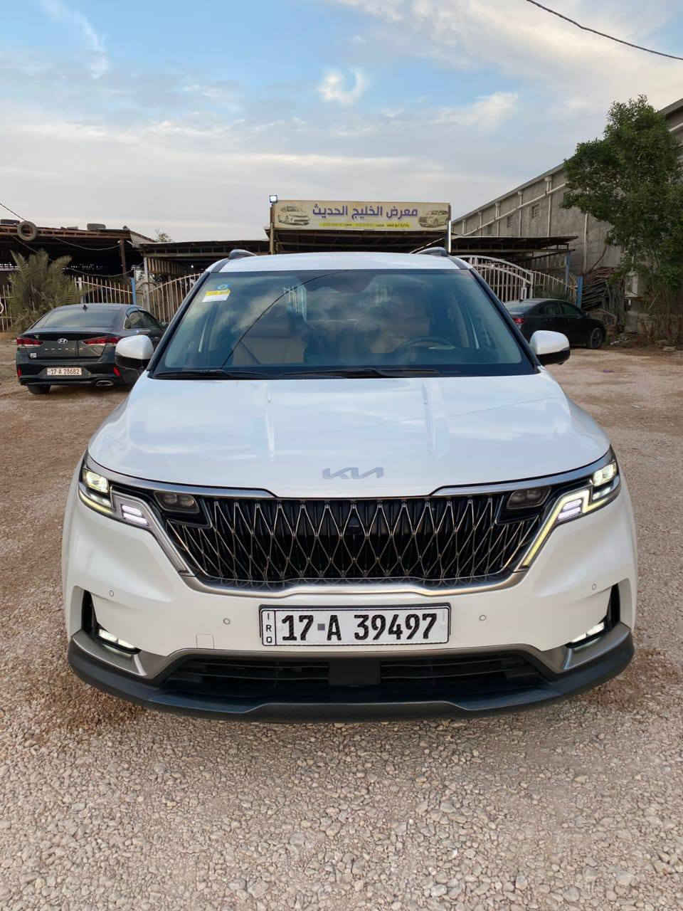 كيا كرنفال 2023 
وارد كوري بانزين غاز فقط 

كفالة 

مواصفات فول للأخير شنو ابالك بيها 

بصمة ابواب وتشغيل 

تشغيل عن بعد 

كير ماوس 

بردات كل الأبواب 

ابواب كهرباء 

جنطة كهرباء 

كشنات كهرباء وتدفئة وتبريد 

5 كامرات محيطية 360 درجة 

ويل كب كروم 

مري شفط 

عداد دجتل 

بك لايت لد 

لايت زنون + اشارة لد 

كشافات بلاجكتور 

اوتو هولد 

هاند بريك بصمة

تبريد 3 قطع + شاشة منفصل 

الأبواب بيها انارة من الداخل 

رادارات امامية وجانبية  وخلفية 

توقف ذاتي 

تحديد مسار 

قيادة ذاتية 

السيارة ماشية 19 الف كيلو حقيقي ما مصفر ولا ملعوب بيها 

سيارة وضع الشركة 

رقم مثنى مداور مباشرة

تحويل مباشر 

مكان السيارة السماوة قضاء رميثة 

السعر 328 وبيها مجال كلش قليل 

للاستفسار    
*********** رقم ثاني *********** حمزة, القادسية
