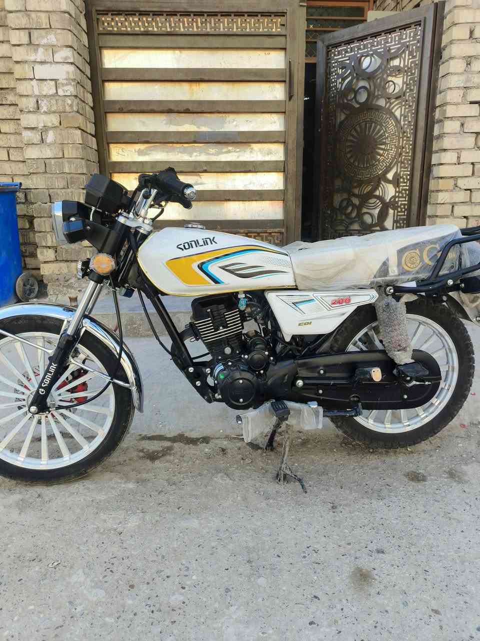 دراجه سونك خمسه كير دراجه نضيفه 100/100كهربايت شغاله ما اعوزها أي شي مكاني بغداد الدوره شارع 60
رايدها 900 وبيها مجال رقم الهاتف ***********/*********** وتساب موجود اتصال فقط مام متواجد عل فيس
