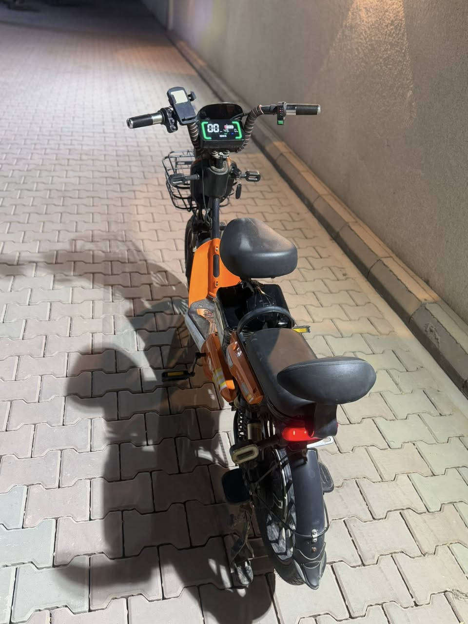 السلام عليكم ،
دراجه شحن جديده موديل 2024مابيها اي عطل والبطاريه ممتازه مابيها اي شي نقص 
وبيها بلوتوث واشاير يشتغلن
سرعه : 90 
‎الدراجه نظيفة
المكان ؛ كربلاء 
سعر مناسب


**إذا كنت صاحب هذا الإعلان وتريد حذفه لأي سبب، رجاءا أرسل رسالة إلى الدعم الفني**