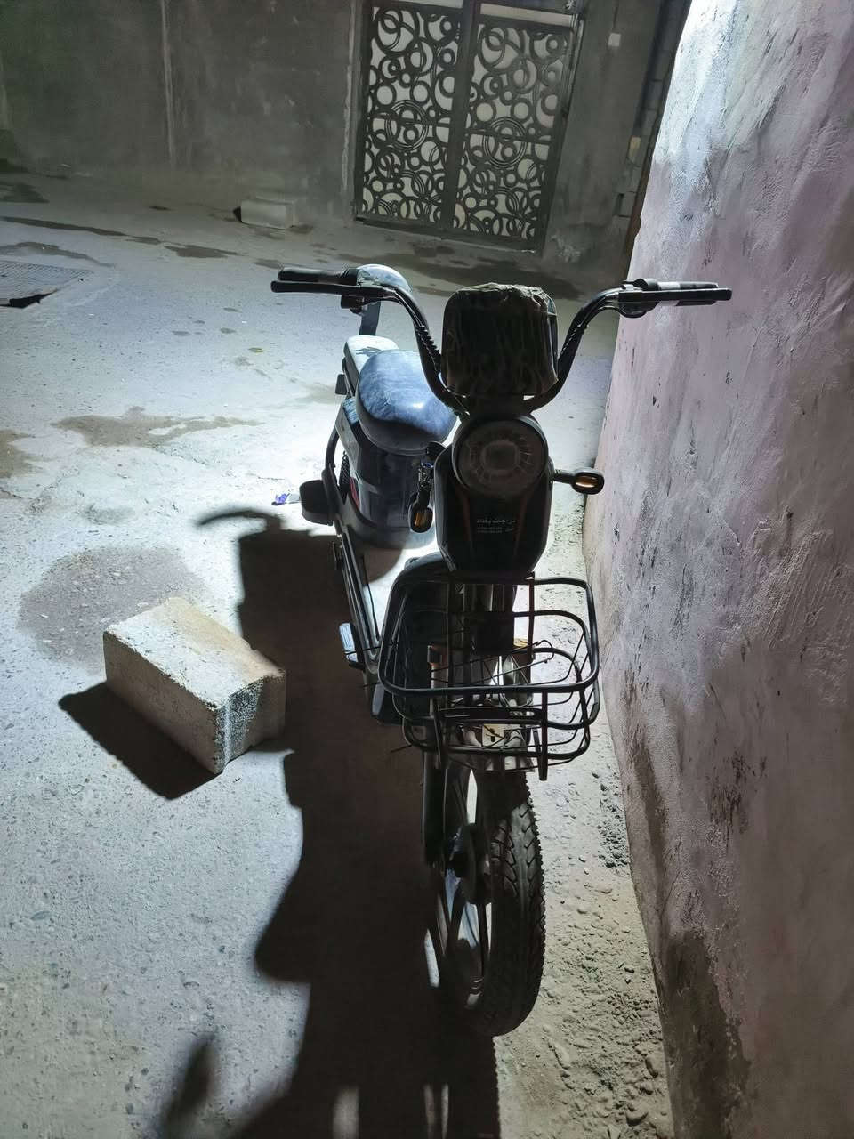 اسلام عليكم شباب عندي هذا البيسكل الشحن متروك فقط تبديل بطاريات 🔋
كامل وهذا الشكل عل واقع مكاني بغداد الرصافه ***********
