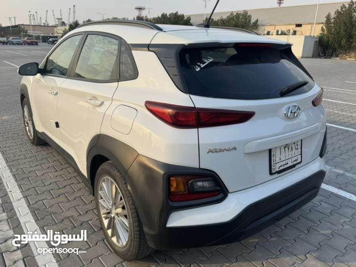 هيونداي كونا موديل 20 وارد امريكي 
ماشيه 54 الف كيلو
  الرقم الجديد سنويتها تنتهي بال27 ب اسمي السنويه
سعرها ب145 ورقه و بيها مجال بسيط و السياره للبيع على دعمتها 
مكينه 2000 دوش يعني تشتغل عادي و محسن ما تدك دوانز
و السياره فول ما عدا الفتحه 
للاستفسار : رقمي ***********
عنواني الطويسه البصرة, العراق
