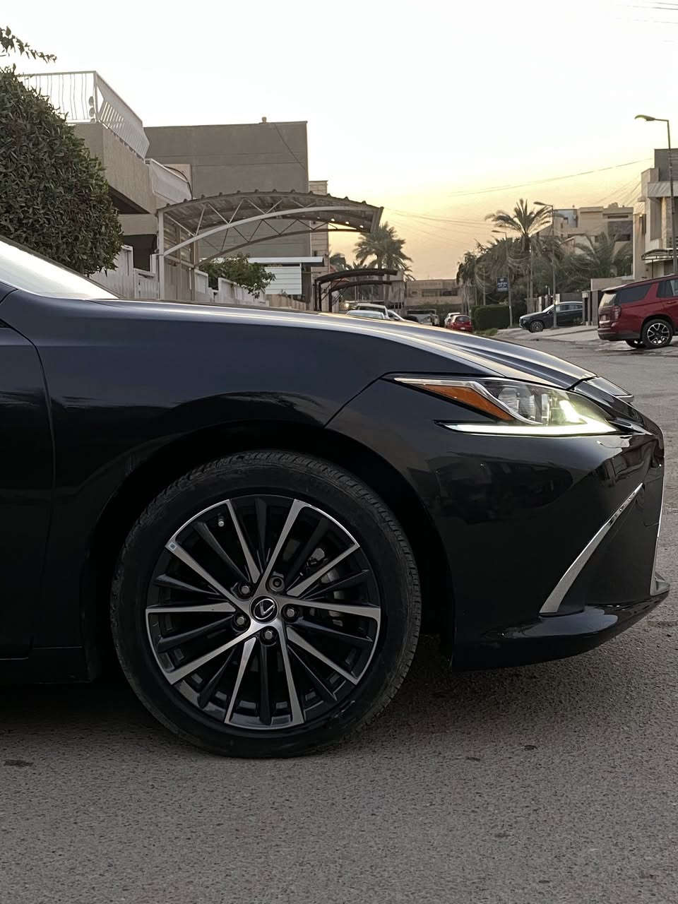 السلام عليكم
لكزز ES 300 2024
بصمه
فتحه
كشنات جلد ابيض
كشنات تدفئه تبريد
حساسات امامي خلفي
رادارت امامي خلفي
اوتوستوب
وباقي المواصفات المعروفه
محرك2500 هايبرد
ماشيه ١١ الف
السياره حادثها بنيد ودعاميه مبدله نفس اللون 
بدون صبغ بدون ايرباك
مرقم بغداد
السعر ٢٨٥
مكانها اليرموك
***********
