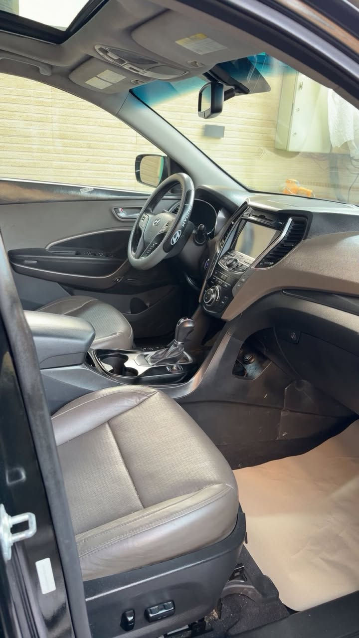 للبيع سنتافية ٢٠١٦ امريكي فول مواصفات ١/١ بدون صبغ
سيارة جداً نظيفة بدون اي نقص شرط الفحص 
ضرر فقط بنيد ومبدل ب اصلي بدون صبغ بدون دواخل 
رقم بغداد سنوية ب اسمي الرقم الجديد المواصفات :-
١- فتحة ( بنوراما ) 
٢- بصمة تشغيل + ابواب 
٣- كشنات تدفئة تبريد + جلد 
٤- جنطة كهرباء + ذكي عند الاقتراب 
٥- بك لايت 
٦- شاشة كبيرة + كامرة 
٧- اشاير مري + مري شفط + قلاب 
٨- بردات خلفية
٩- خزن ميموري 
١٠- محرك ٢٤٠٠ ( ٤ سلندر ) مكفول
١١-سماعات صوت ( انڤنتي ) 
وباقي المواصفات المعروفة للسنتافية 
عنواني بغداد حي الجامعة 
السعر ١٥٣ ورقة 
***********
