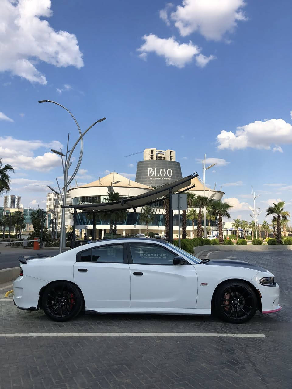 سلام عليكم
dodge charger model 2015  للبيع
گير و محرك و اكسل كلها بلاد و بشرط ممفتوح
محرك 3.6  ٦ سلندر 
🔥عليها كت SRT كامل 
⚡️لايتات ليد  ٧ الوان 
ويل وايد بودي  
مواصفات شاشه جبيره و  كشن هيتر سماعات Beats 🛑 و يدات شفت ستيرن و دگمه SPORT 🏁بعد مواصفات 
سياره داخلها و خارجها جديد 🆚
صبغ جاملغ امامي جهة سكن و جاملغ خلفي و بنيت محدث SRT
حداديه ١٠٠٪؜
مكانها اربيل 📍 
فحص و هزه و سنويه و رقم جديد ب اسمي 
السعر ١٧٠ و بي مجال للطيبين  
***********
*********** whats app
