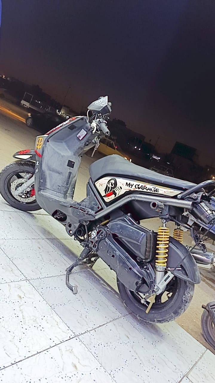 السلام عليكم سكنس جبلي للبيع مكينه مامفتوح بيها برغي بيها تزويد صالنصه NRوبيها ستيرن NRودبلات NR وبيها لايت زنون وبيها يدات حراريه وتخم تاير جديد وماناقصها غير حاضن بك لايت فقط السعر 1،200 مليون وميتين التفاصيل أكثر ***********وبي واتساب
