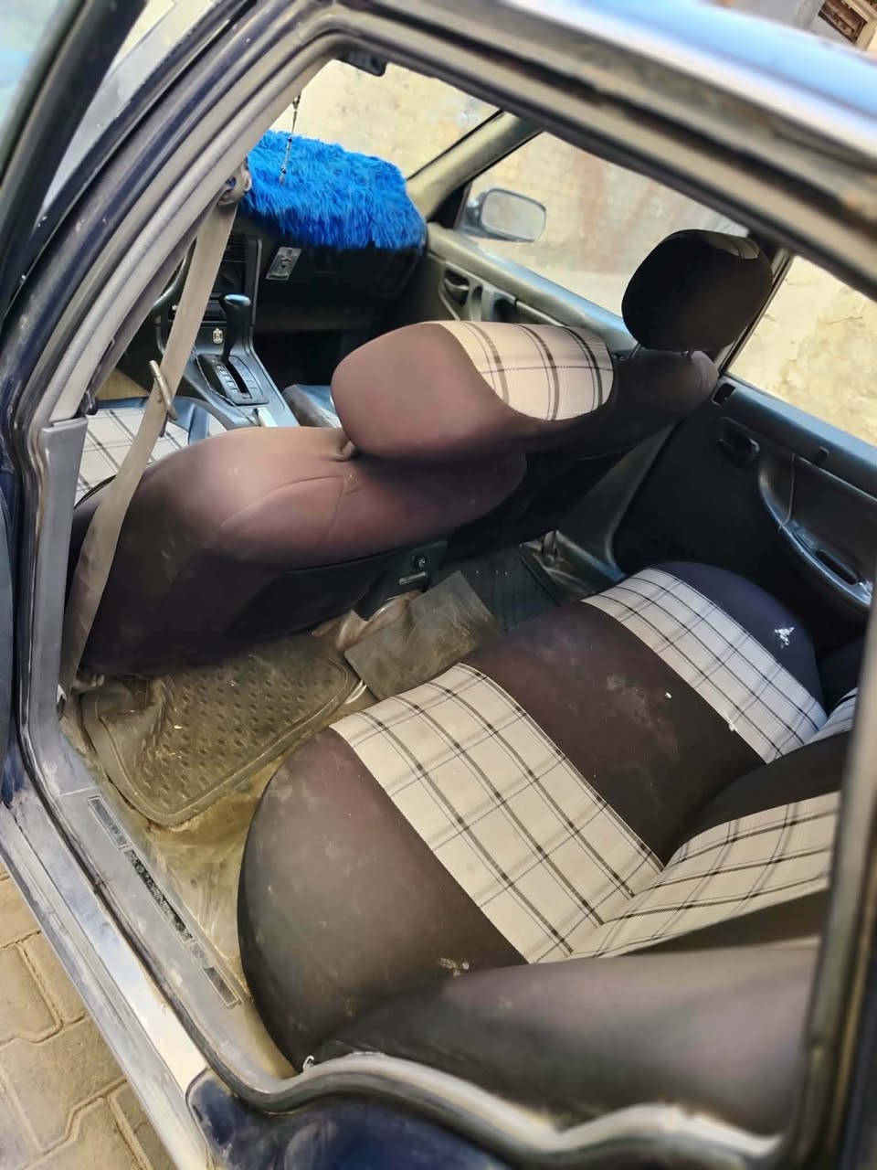 سياره برنس موديل ٩٢  كير اوتماتيك نضيفه سنويه باسمي رقم إنكليزي ***********
