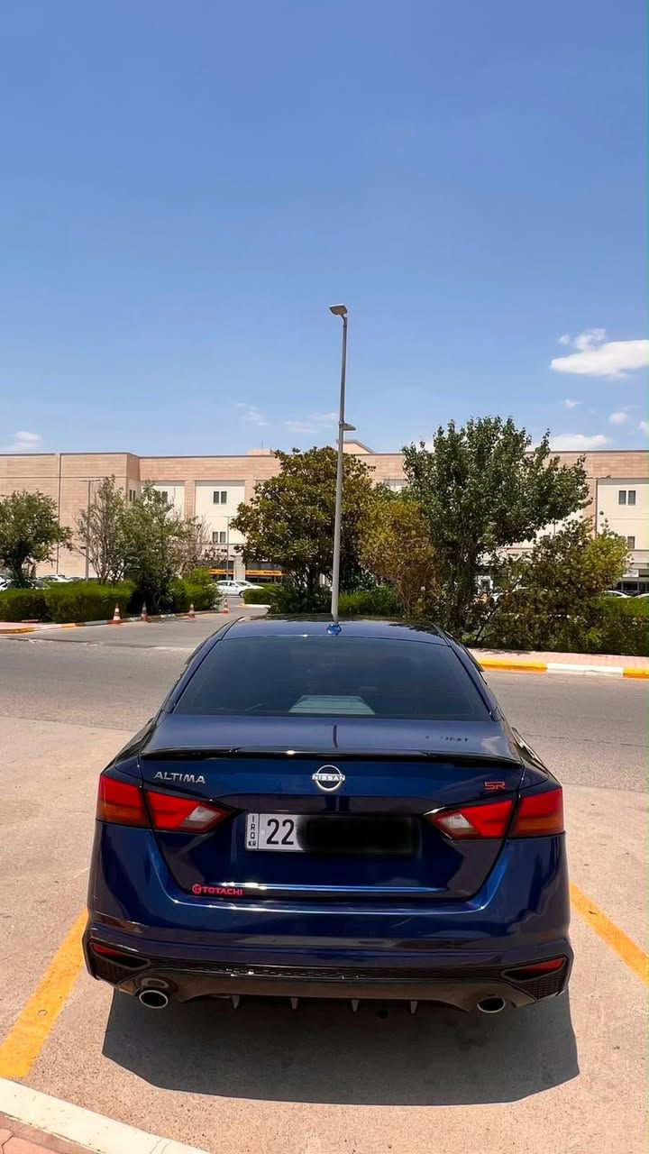 للبيع التيما SR    2023
السعر 142 بي مجال بسيط 
*********** 
الون ازرق 
ماشيه 170 الف KM 
فول ماعدى سلايت 
5 بصمات 
رادار 360 درجة 
ويل كروم SR بلادي 
تايرات شركة 
رادار جانبي خلفي 
حجر بلادي 
شفتات ستيرن 
تثبيت سرعه 
شاشه لمس 
تحكم ستيرن 
تبريد ثلج 
كشن جلد +كهرباء 
ضرر السياره فقط قطعتين بجم كبس  
رقم اربيل جديد سنويه 2030
