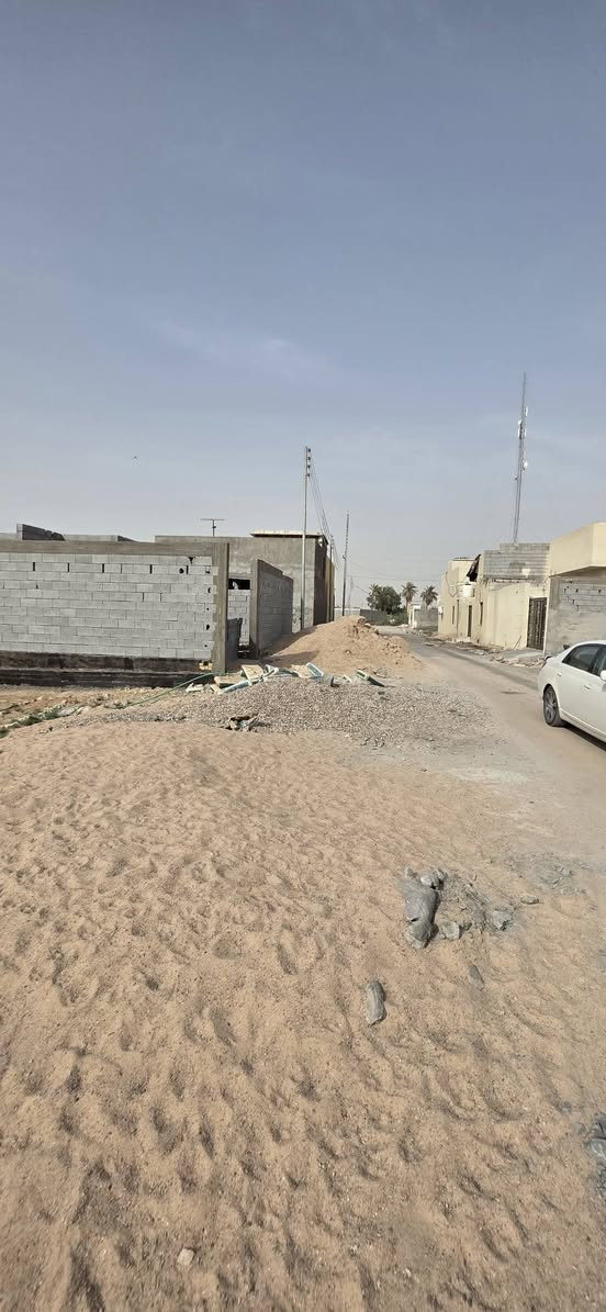 🔥 قطعة أرض للبيع في الجزيرة – باب الهوى 🔥

📍 الموقع:
خلف مدرسة جبل الصبر
منطقة هادئة ومناسبة للسكن وقريبة على المدارس والخدمات

📐 مساحة القطعة:
100 متر

✅ تفاصيل العقار:
▫️ طابو صرف زراعي باسم عراقي
▫️ المالك من أهل الجزيرة
▫️ وكالة + مكاتبة + نسخة من الطابو متوفرة

🛣️ الخدمات والبنية التحتية:
💧 ماء
⚡ كهرباء
🛣️ تبليط
▫️ الشارع الرئيسي 12 متر
▫️ القطعة على شارع 9 متر

💰 السعر:
15 مليون قابل للتفاوض 

🌟 فرصة ممتازة للسكن أو الاستثمار بسعر مناسب وموقع مميز

📞 للاستفسار أكثر:
*********** البصرة, العراق
