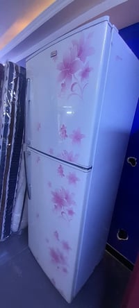 ثلاجة • ٢٨قدم • نضافة ١٠٠٪