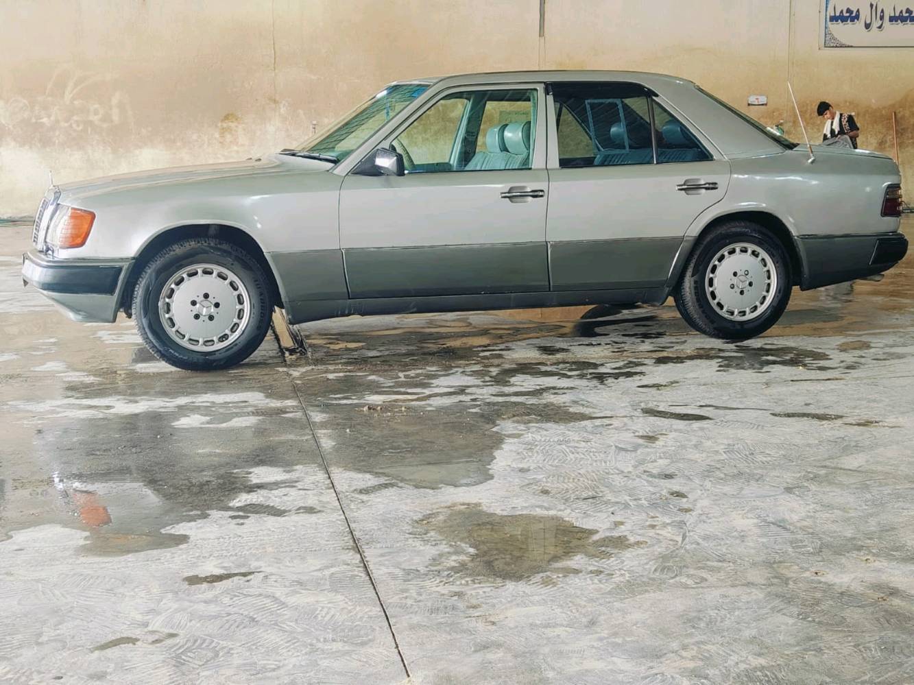 سيارة مارسدس دب طيارين شرط قواعد سليمه
عنوان ذي قار قضاء الغراف 

***********
