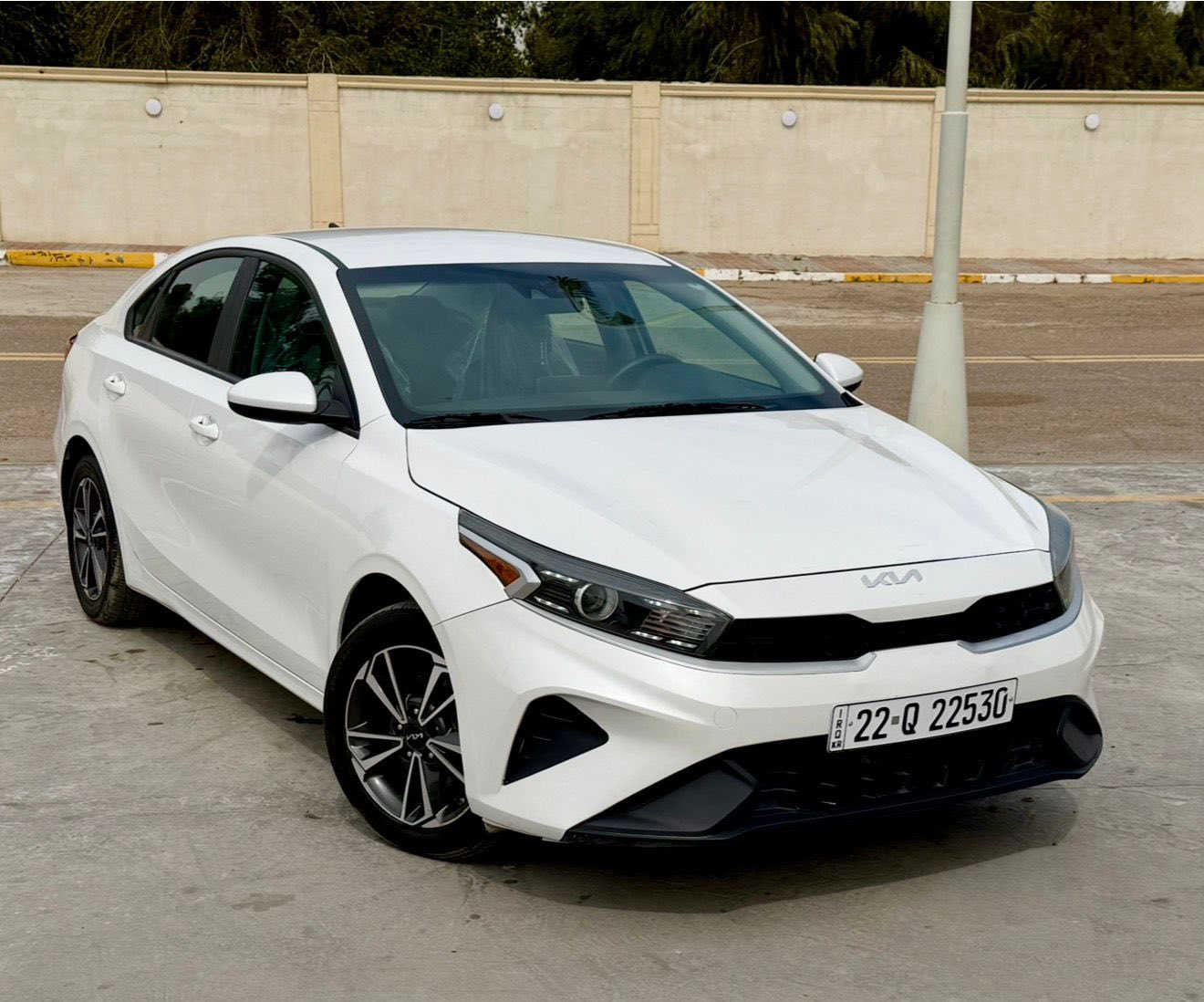 للبيع فقط بدون مراوس
كيا فورتي  موديل 2023
ماشيه 50mمشي امريكا. سيارة. جديدة. اي نقص مابيها
دخول جديد وترقيم اربيل جديد وهزه جديده تحويل لو وكاله مضمون
• المحرك: 2000 دوش
• شاشه تدعم الكاربلي + كاميرا خلفية
• رادار أمامي
• 3 أنظمة قيادة
• تحكمات ستيرن+ نظام تحديد المسار
• السيارة نظيفة جداً وجديدة بمعنى الكلمة بدون اي نقص

حادث جاملغ خلفي صبغ. وشوية. بارد بل بنيد ايرباك راجعات سستم بدوون. دواخل وبدون اي نقص 

العنوان / بغداد العطيفية
السعر ١٥٣ وبيهة مجال بسيط
للأستفسار 📞  ***********
