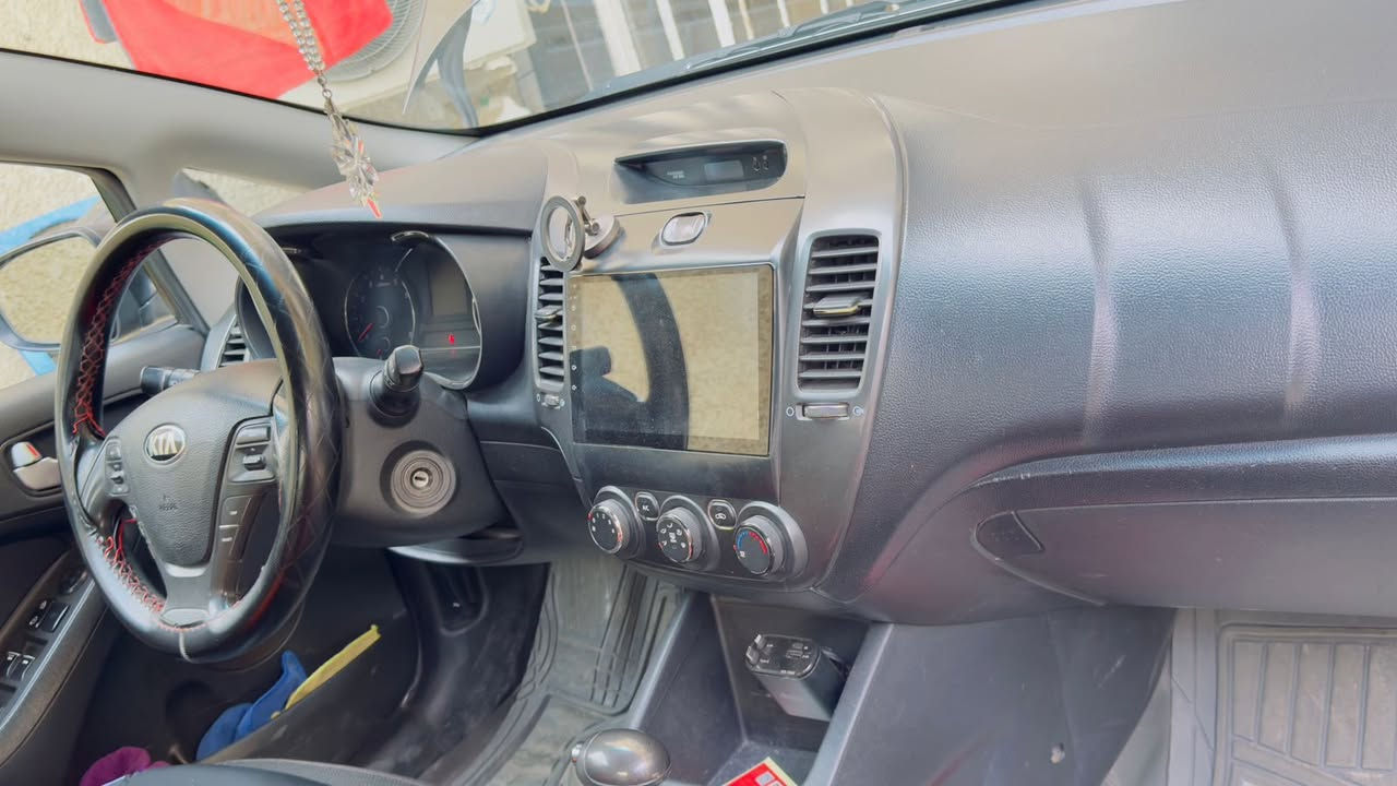 السلام عليكم فورتي للبيع موديل 2017
وارد امريكي حادث جاملغ امامي بيه قطعتين او 3 صدر جديد تخم ندتاير جديد باتري جديد مكان السياره بغداد حي الجهاد رقم شمالي سنويه بسمي جديده لل30 يلا تسقط السياره خير من الله مابيه اي نقصتبريد شغال ***********
