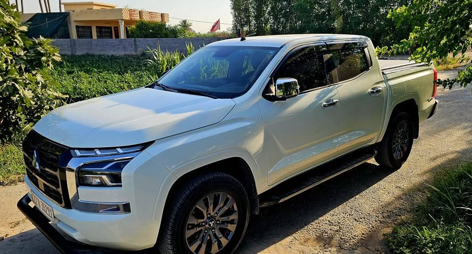 ***********
L200فول مواصفات كازالسعر 35000دولار
