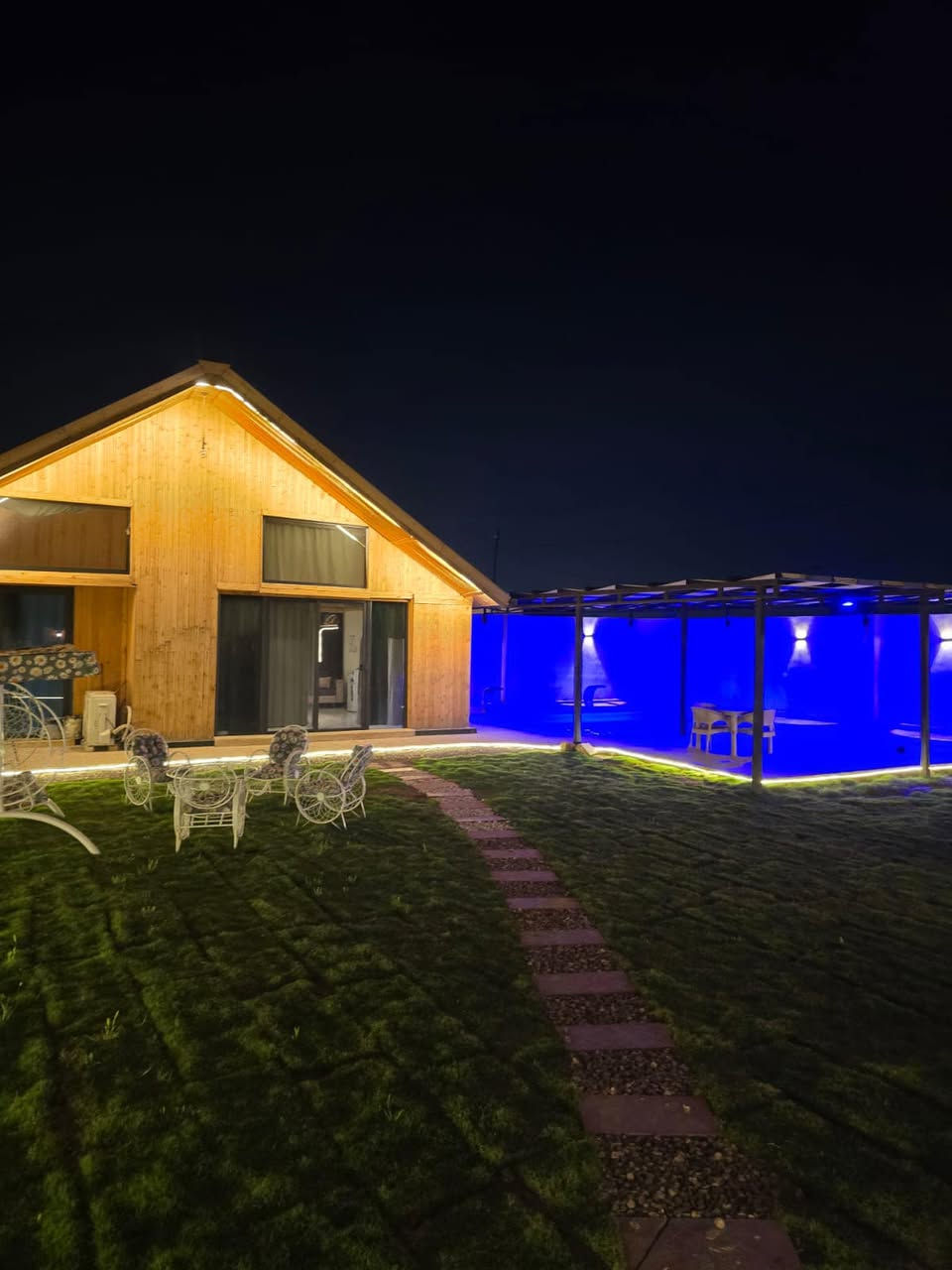 سلام عليكم 💥
مزرعة الكوخ : للايجار اليومي 🏕️🌠يوجد حجوزات طول ايام الاسبوع🔥☀️

عنوان المزرعه📍 بغداد الدوره البعيثه

للحجز والاستفسار ع الارقام التاليه ***********
