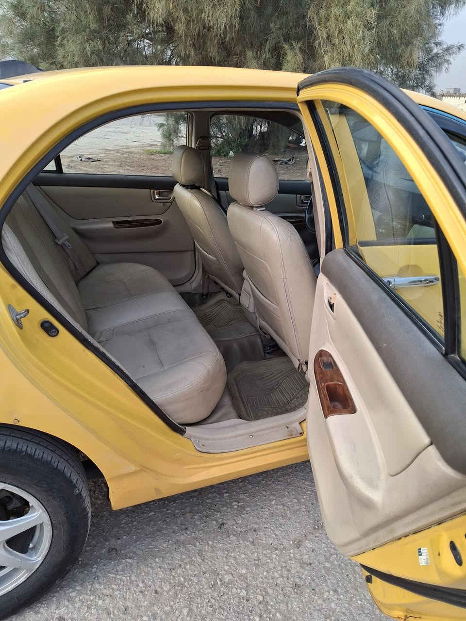 السلام عليكم سياره للبيع بي واي دي مكينة لانسر كير عادي المرغوب تبريد شاشه تتفأه صبغ قطعه وحده الجاملغ الخلفي الايسر تخم تاير جديد السياره جاهزه مصفره هيئه وغرامات موديل 2011مكاني المحموديه الاستفسار الاتصال على ***********
