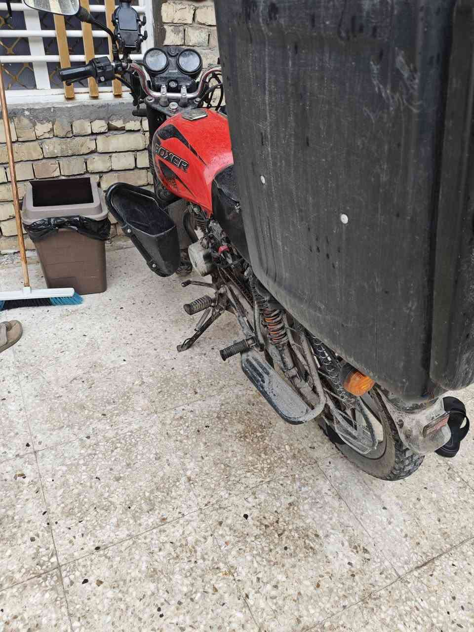 سلام عليكم 
دراجة بوكسر موديل 23مكينة مجفتة بس مابيهة تبخير ولا تنقيص يحتاجلهة ترتيبات مكاني الزعفرانية سعرهة 750الف وبيهة مجال بسيط كلش مستعجل علا بيعتهة رقم ***********
