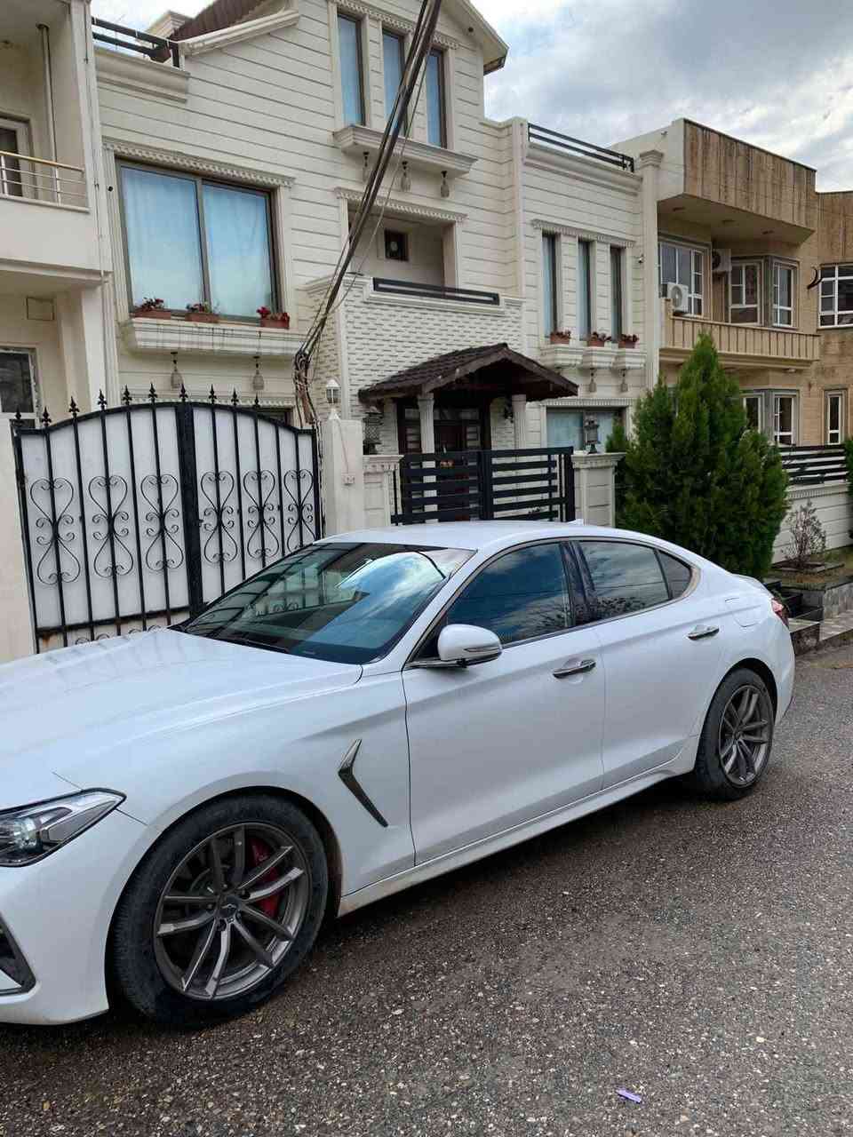 السلام عليكم
جنسس موديل 2018 مكينة 4 سلندر فول ماعدا بانوراما الضرر قطعتين صبغ بس بخ بدون معجون جملاغات الكدام السعر 155 وبيها شوية مجال
*********** سميل, دهوك
