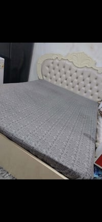 سرير • مرتبة • للبيع