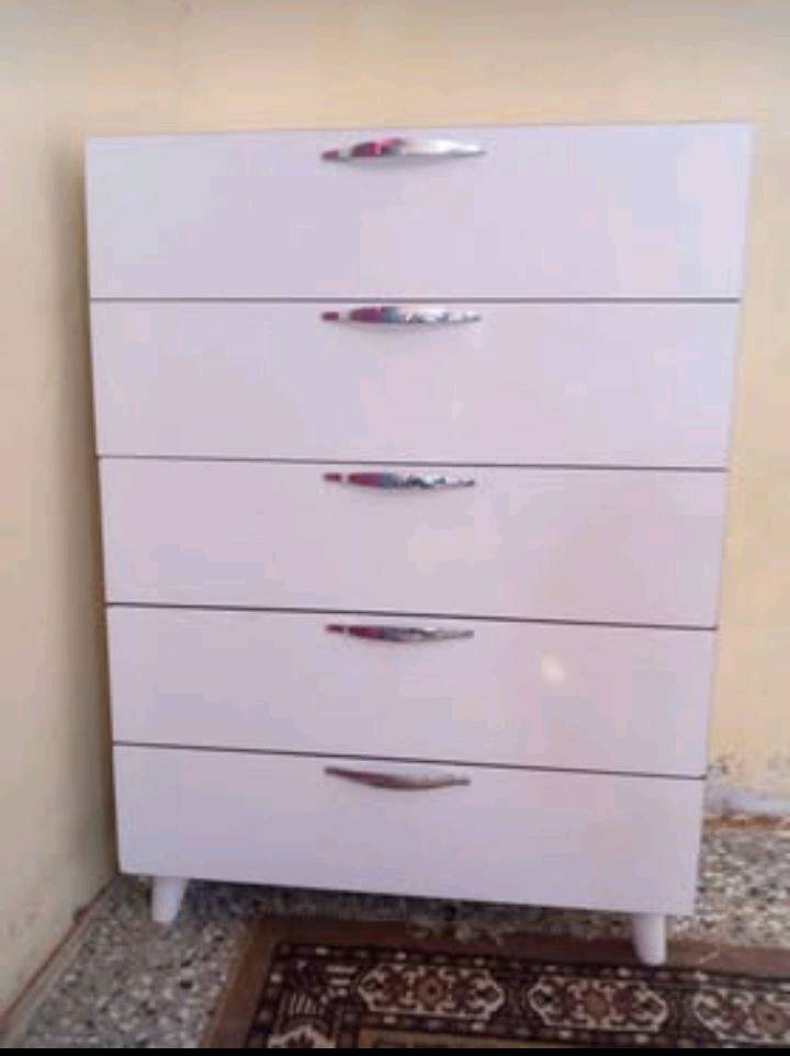 سلام عليكم كوميديات للبيع العدد 4 قطع 
 