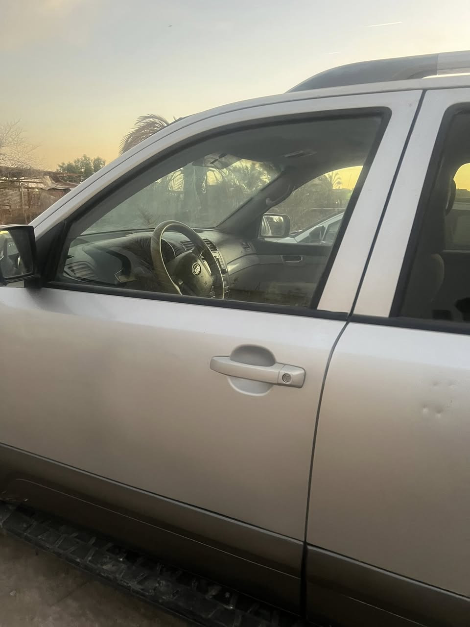 سلام عليك سياره مهافي للبيع موديل ٩مبدل باب ورا سايق وضربا بلباب ورا زغيره سته سلندر محرك ٢٨٠٠سعر مناسب ***********
