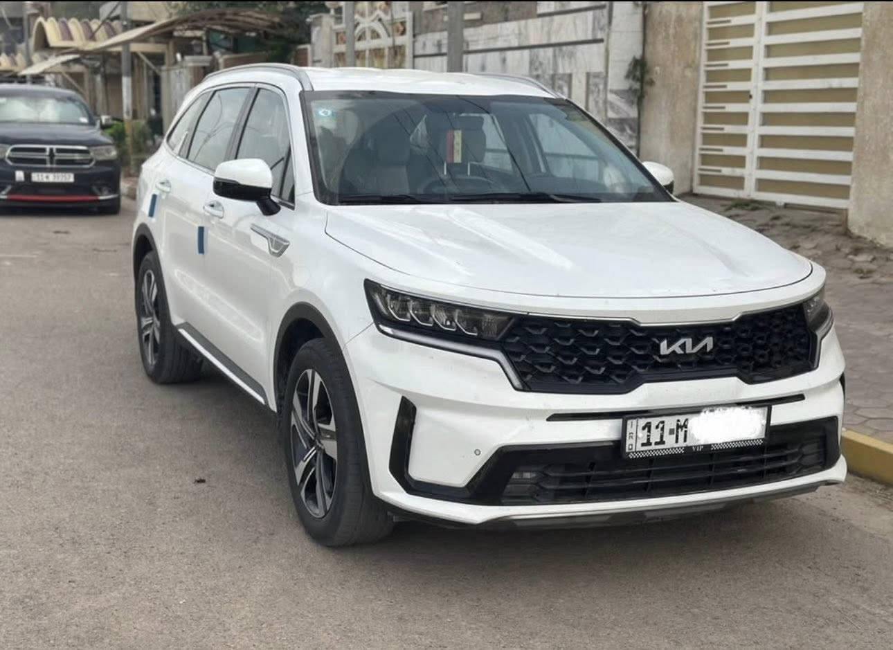 سورنتو 2022 خليجي 
مكفوله  
رقم بغداد باسمي 
7 راكب 
شاشه كامره 
مغلفه جلد الكشنات والارضيه 
3 قطع تبريد 
حساسات 360 درجه
شاحن ويار ليس للمبايل  
بصمه ابواب 
فول تحكم استيرن 
ترحيب عند اقتراب من السياره 
جنطه كهرباء وكراسي كهرباء
محرك 4 اسلندر 
المري شفط 
مكان السياره واسط المركز )
للاستفسار  ***********
