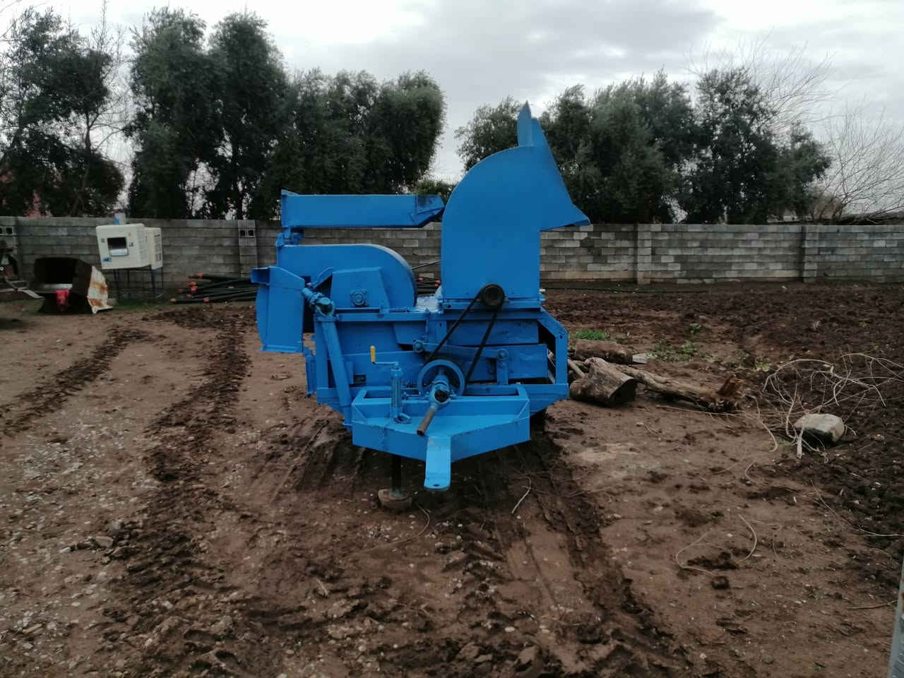 بۆفرۆشتن بەشەرتی هەموشتێک ***********
