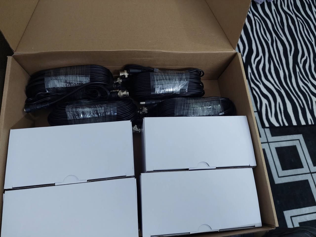 سستم كامل جهاز دي في ار مع اربع كاميرات مع الوايرات والشواحن نوع أسوار للبيع بغداد الزعفرانية شارع المعهد


**إذا كنت صاحب هذا الإعلان وتريد حذفه لأي سبب، رجاءا أرسل رسالة إلى الدعم الفني**